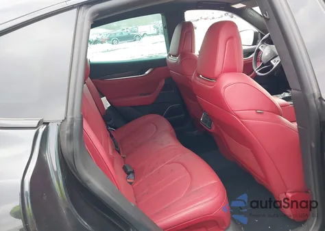 2022 Maserati Levante Modena S z USA, uszkodzony, nr VIN ZN661ZUM3NX402763